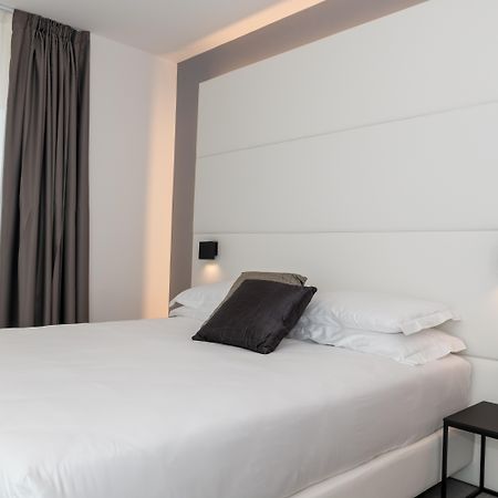 J44 Lifestyle Hotel Lido di Jesolo Exterior photo A room at the hotel