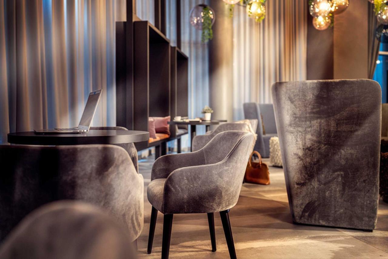 J44 Lifestyle Hotel Lido di Jesolo Exterior photo The lounge at the airport