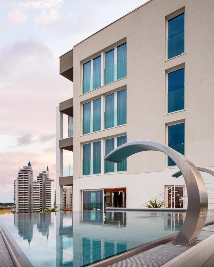 J44 Lifestyle Hotel Lido di Jesolo Exterior photo The Infinity Pool at The Ivy