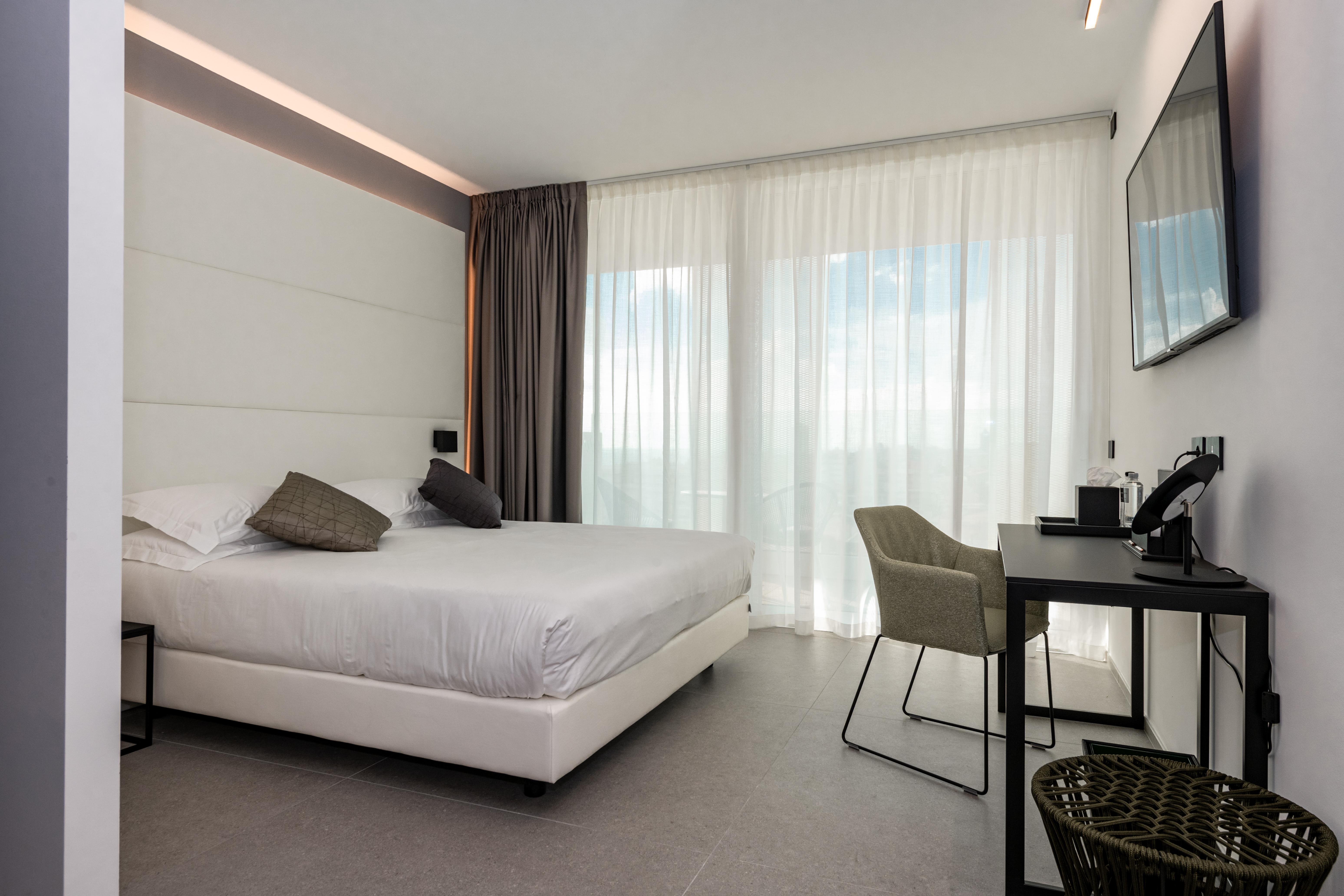 J44 Lifestyle Hotel Lido di Jesolo Exterior photo A room at the hotel