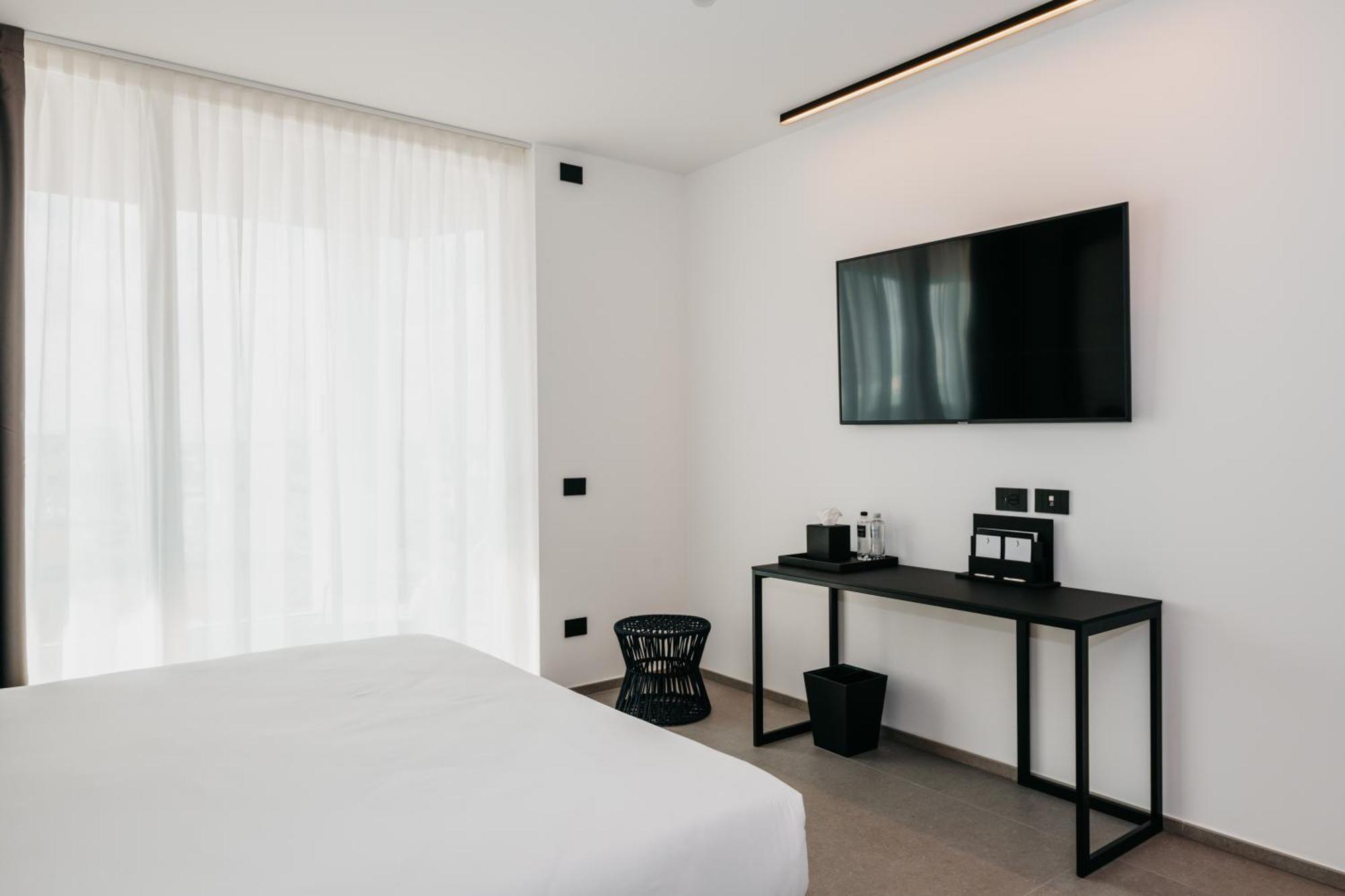 J44 Lifestyle Hotel Lido di Jesolo Exterior photo A room at the hotel