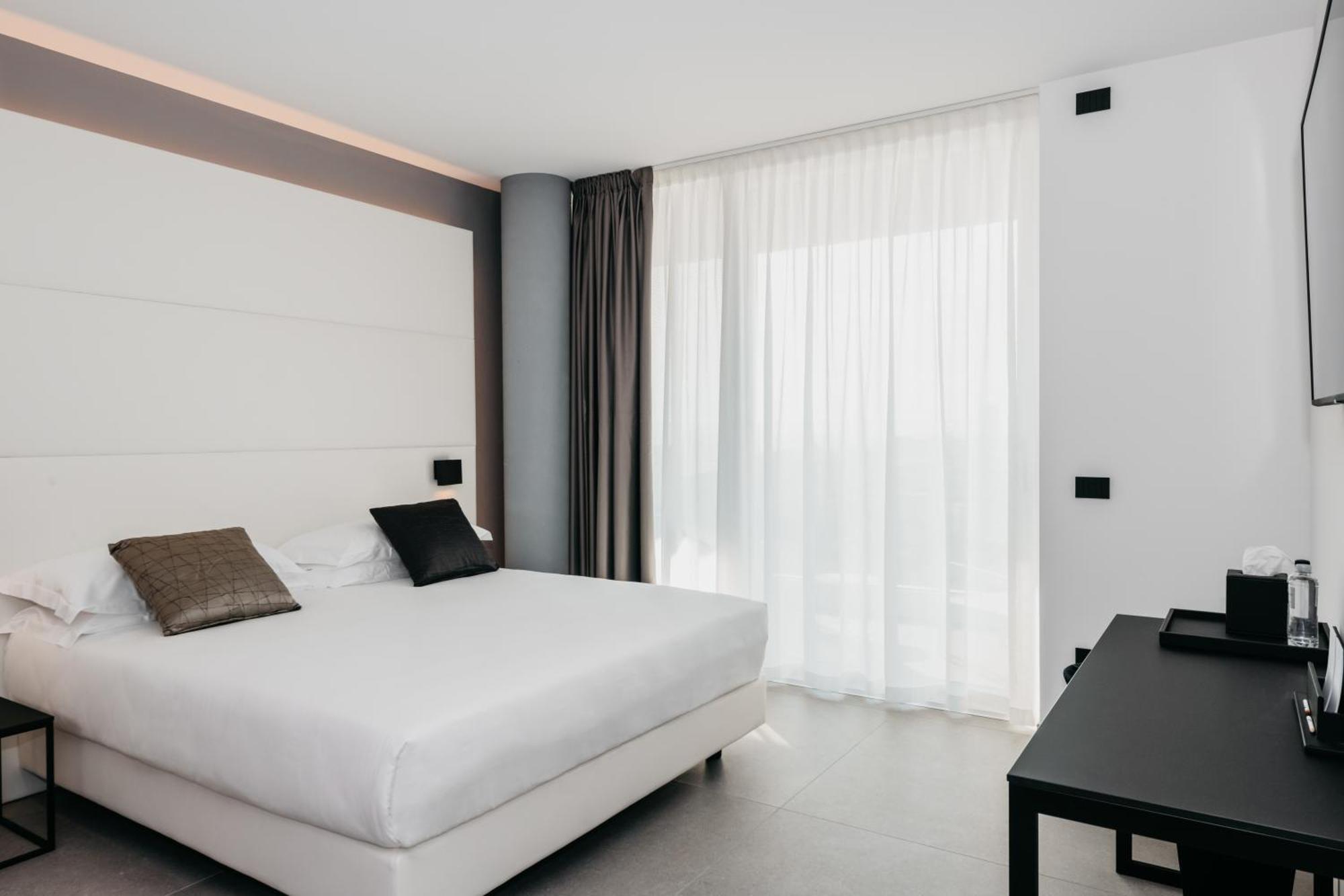 J44 Lifestyle Hotel Lido di Jesolo Exterior photo